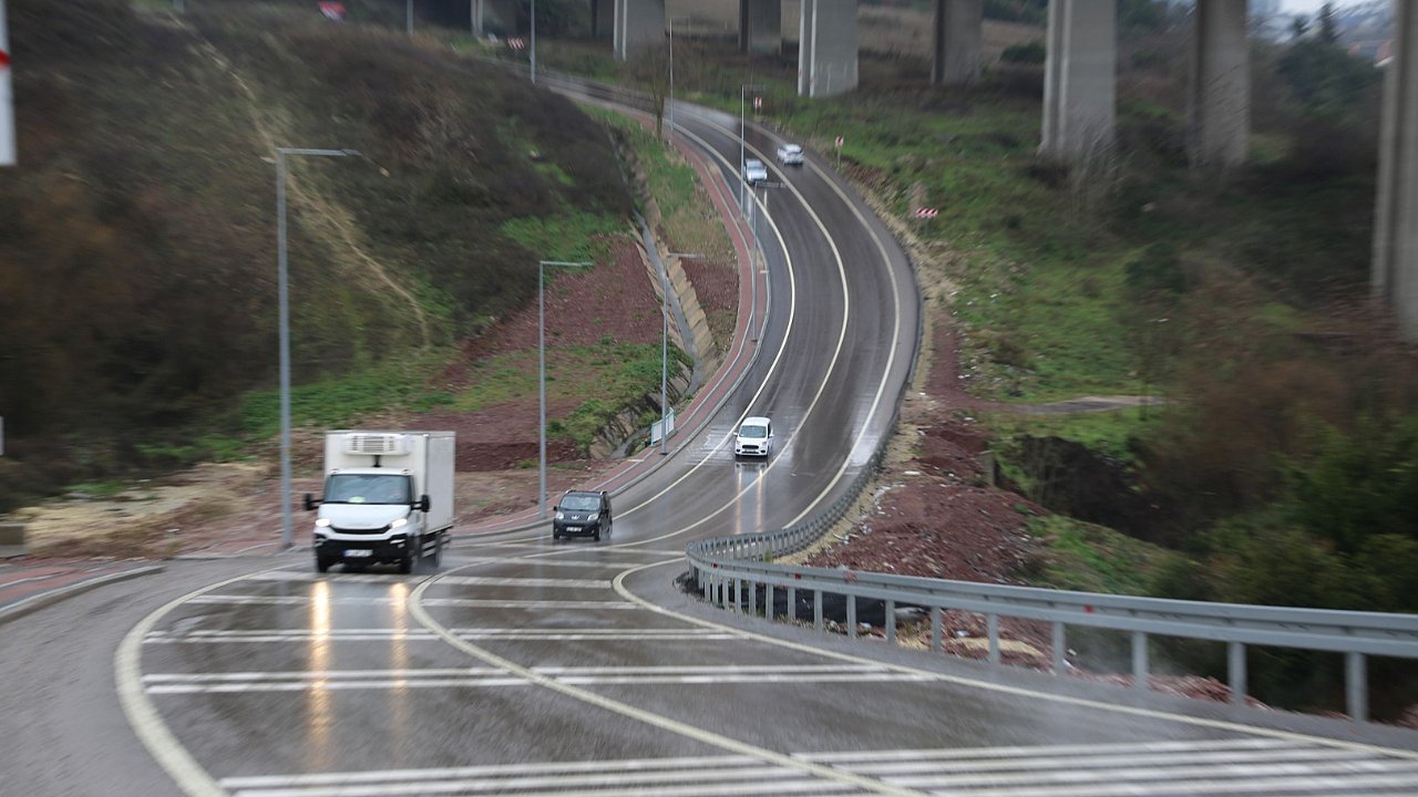 Kocaeli Büyükşehir’in neşter vurduğu yolda güven, konfor ve kolaylık var Wilcynski Caddesi yüklerinden arındı