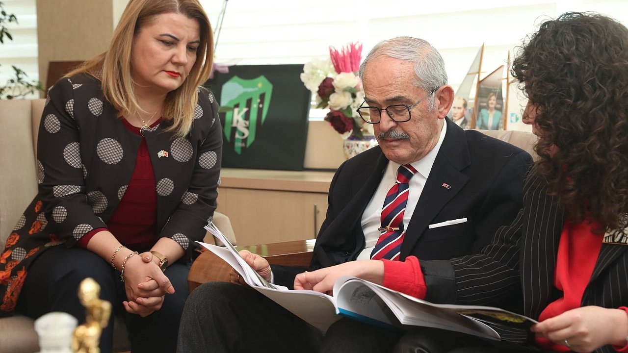 Prof. Dr. Yılmaz Büyükerşen, yapılacak Balmumu Heykeller Müzesi projesi için İzmit’e geldi