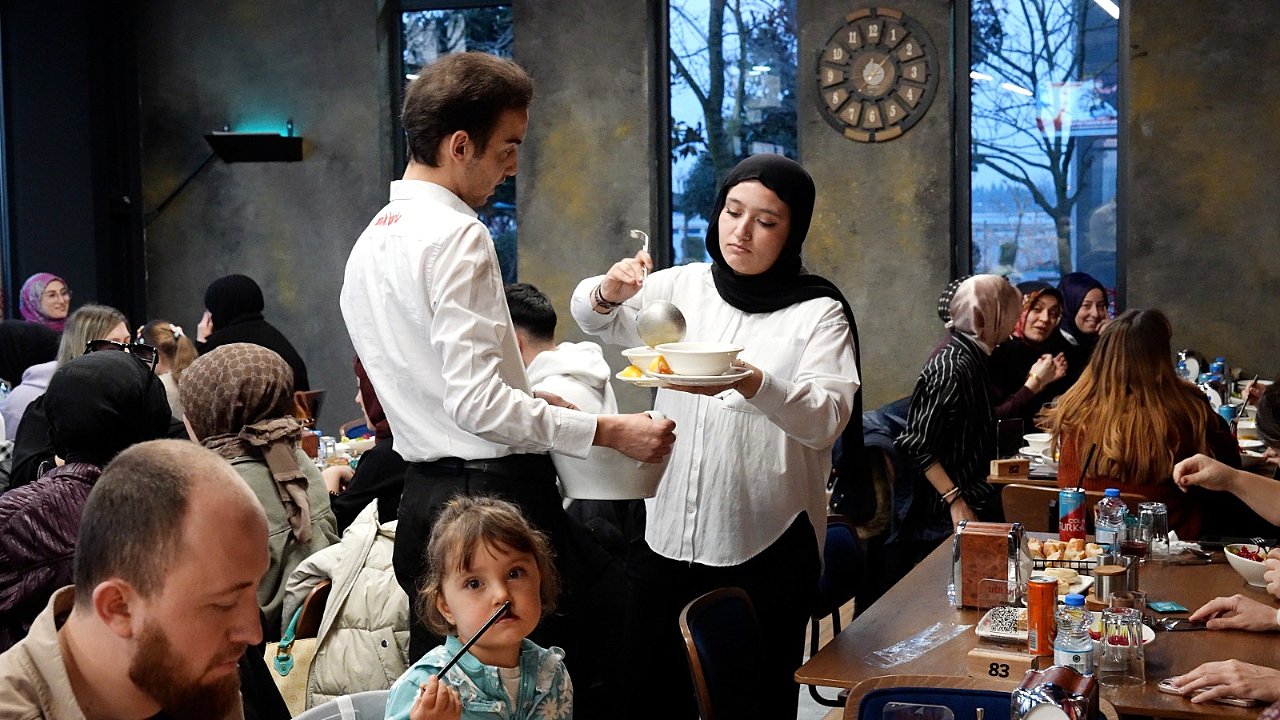 Başiskele Antik Köfte ve Restoran Ramazan’da da Gözde