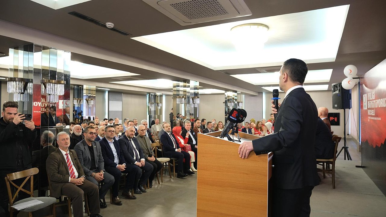 Vali İlhami Aktaş, Türk Kızılay Kocaeli İl Merkezi Olağan Genel Kurul Toplantısına İştirak Etti