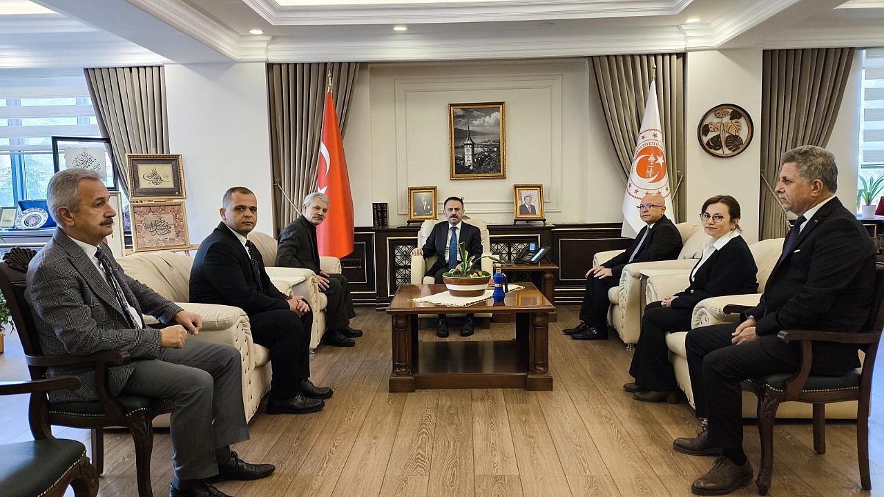 Vali İlhami Aktaş, İzmit Kaymakamı Yusuf Ziya Çelikkaya’yı Ziyaret Etti