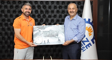 Başarılı Karatecilerden Başkan Büyükgöz'e Ziyaret