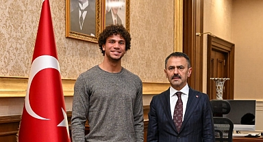 AK Parti MKYK Üyesi Umut Arman Sonay, Vali İlhami Aktaşı Ziyaret Etti