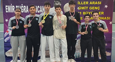 ÇAYIROVA BELEDİYESİ KARATE TAKIMI FIRTINASI BURSA'DA ESTİ
