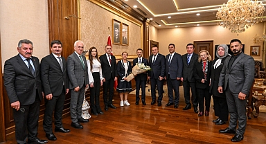 24 Kasım Öğretmenler Günü Münasebetiyle Öğretmenlerden Vali Aktaş’a Ziyaret