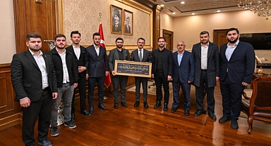 Anadolu Gençlik Derneği Kocaeli Şubesi, Vali İlhami Aktaş ı Ziyaret Etti