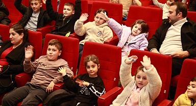 Başkan Büyükgöz’den Minik Sinemaseverlere Sürpriz