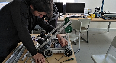 DARICA’DA VEX ROBOT YARIŞMASI İLE TEKNOLOJİ RÜZGARI ESECEK