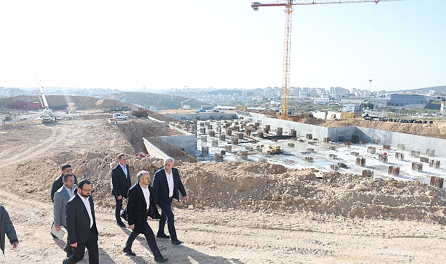  Çiftçi, “Hastane inşaatı hızla devam ediyor”  