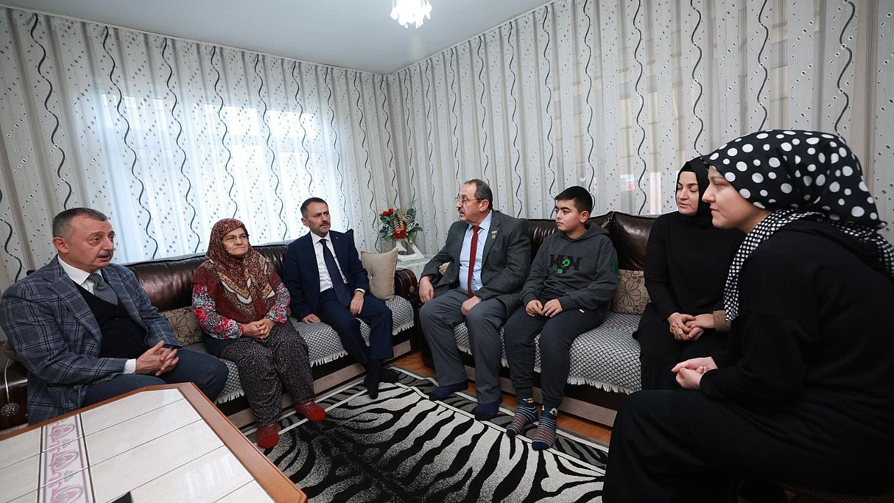 Vali Aktaş ve Başkan Büyükakın'dan Şehit Ailelerine Yılbaşı Ziyaretleri