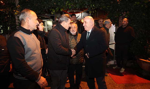 Başkan Bıyık, ilk teravihte vatandaşla buluştu