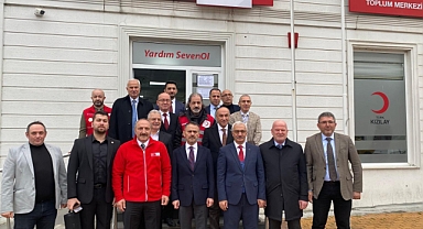 Vali Aktaş, Türk Kızılay Gebze Şubesini Ziyaret Etti