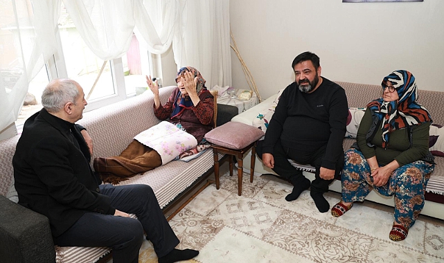 Başkan Büyükgöz’den 100 Yaşındaki Hesna Karaca Teyzeye Ziyaret