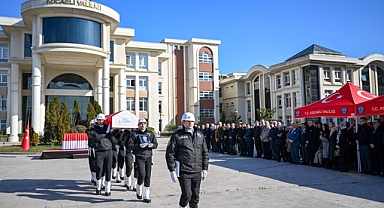 Emekli Vali Yardımcısı Aziz İnci İçin Kocaeli Valiliğinde Resmi Tören Düzenlendi