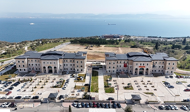 Yeni hükümet konağı ve belediye hizmet binasına ulaşım kolaylaşıyor