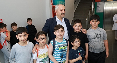 Başkan Büyükgöz Minik Yüzücülerle Bir Araya Geldi