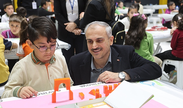 Çayırovalı öğrenciler, akıl ve zeka oyunlarında ter döküyor  