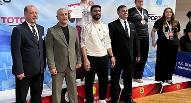 Çayırovalı sporcular, o turnuvadan 2 madalyayla döndü