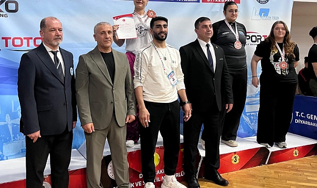 Çayırovalı sporcular, o turnuvadan 2 madalyayla döndü