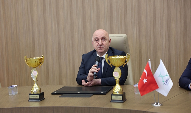 Darıca’nın halk oyunları ekibi il birincisi oldu