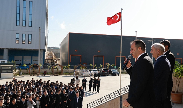 İbn-i Sina MTAL’de Bayrak Töreni