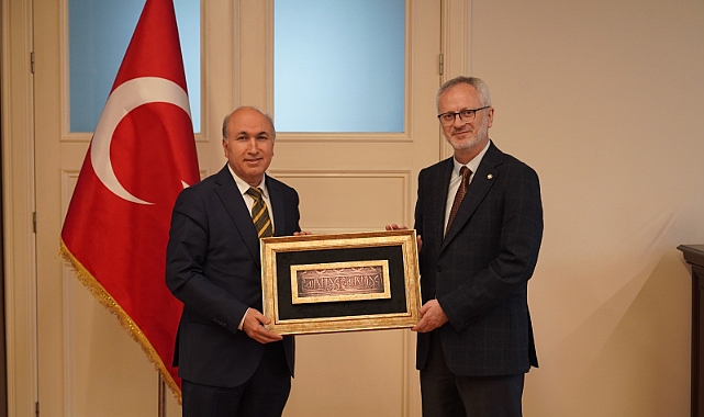 Tarih, Sanat ve Bilim Işığında Endülüs: Akademisyenler Mirasın İzini Sürdü