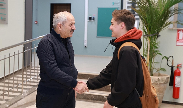 YKS DENEME SINAVI ÖNCESİ BAŞKAN BÜYÜKGÖZ GENÇLERLE BİR ARAYA GELDİ