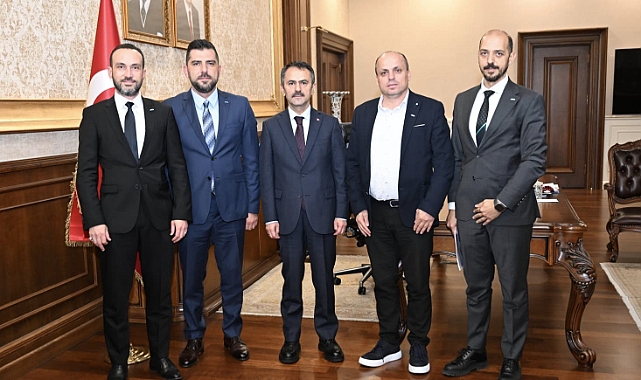 Ağır Nakliyeciler Derneği Başkanı Salih Kodaman ve Yeni Yönetimi, Vali Aktaş’ı Ziyaret Etti