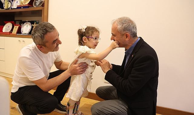 Başkan Çiftçi, Minik Lina ve ailesiyle bir araya geldi