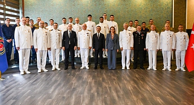 Deniz Eğitim - Öğretim ve Garnizon Komutanlığına Vali Aktaş'tan Bayram Ziyareti