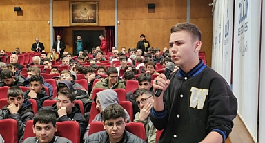 Gölcük’te “Yeni Dünya Düzeni” Söyleşisi  