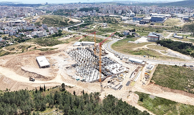 Çiftçi, Çayırova Devlet Hastanesi inşaatını inceledi