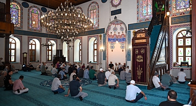 İzmit’in Kurtuluşunun 105. Yılında Şehitler Dualarla Anıldı