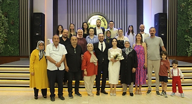 KÖRFEZ’DE MUTLU GÜN: METİN BOSTAN OĞLUNUN NİKAHINI KIYDI