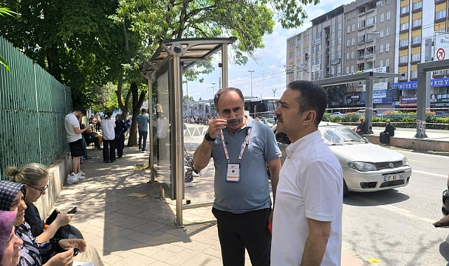 Vali İlhami Aktaş, Kocaeli-İzmit ÖSYM Sınav Koordinatörlüğünü ve YKS Heyecanı Yaşayan Velileri Ziyaret Etti